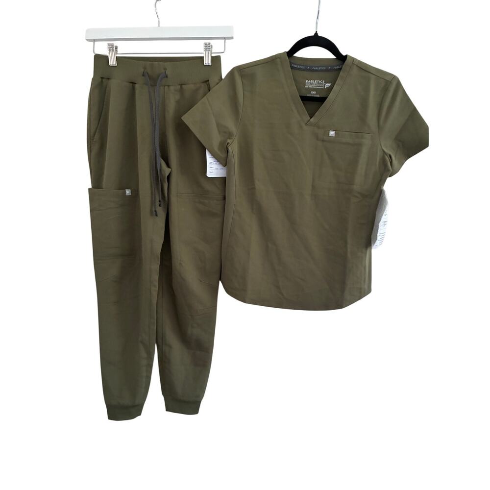Fabletics NWOT XXS On Call Scrub Jogger Utility Green & XXS Vital Flex Top READ